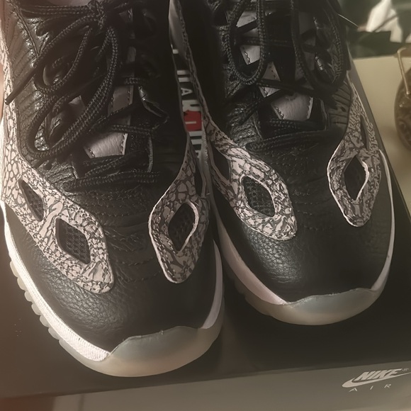 Jordan Black and Red Sneakers, send offers - Picture 5 of 8